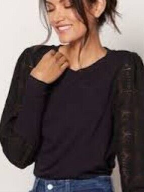 Evereve Black Long-Sleeve Lace-Inset Top